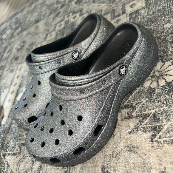 CROCS Silver platform Glitter Clogs NWOB - Picture 3 of 8